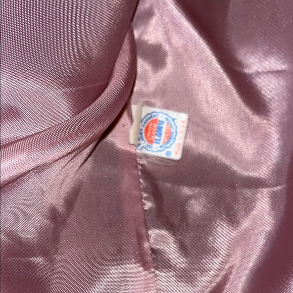 Vintage New York Girl Wool Blend coat w/ pink lining - Picture 3 of 8